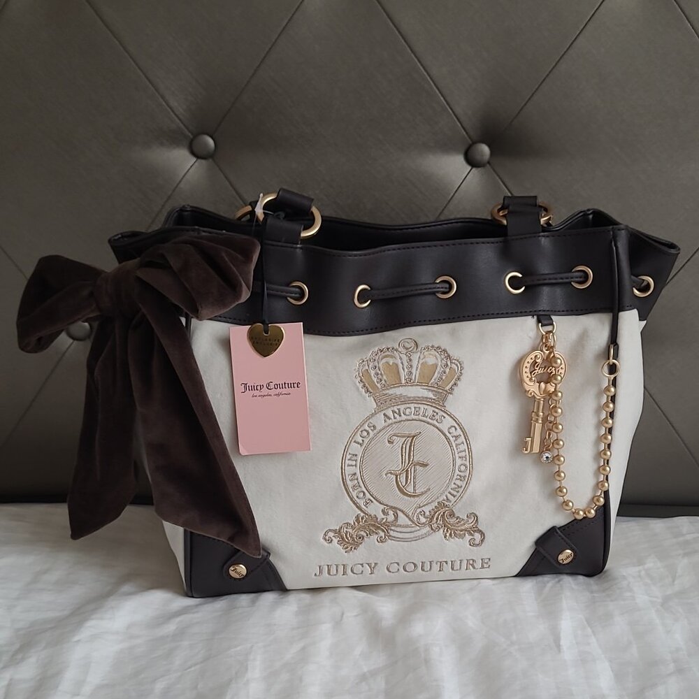 **SOLD**Juicy Couture Classic Juicy Lover Daydreamer Bag CRYSTAL